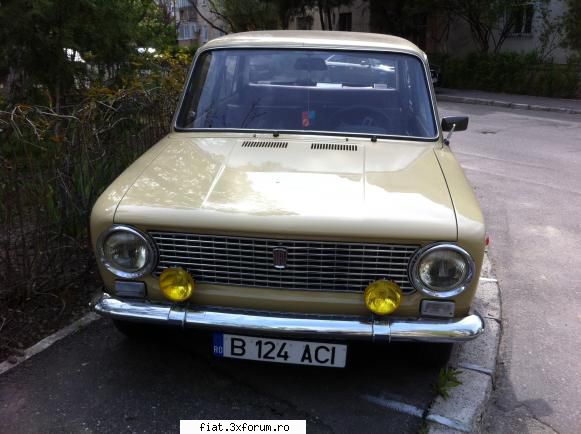 Frumuseti surprinse in trafic - Cristi7 - Classic corner