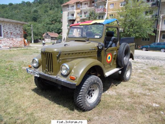 Frumuseti surprinse in trafic - un exemplar frumos de CARAS - Classic corner