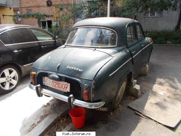 Frumuseti surprinse in trafic - Renault Dauphine Gordini - Classic corner