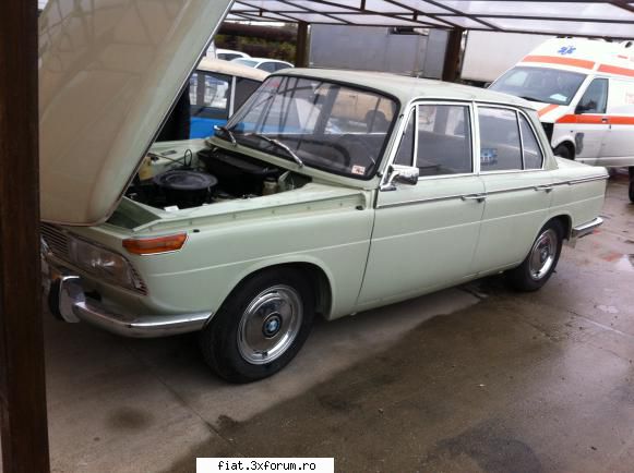 Frumuseti surprinse in trafic - Cristi7 - Classic corner
