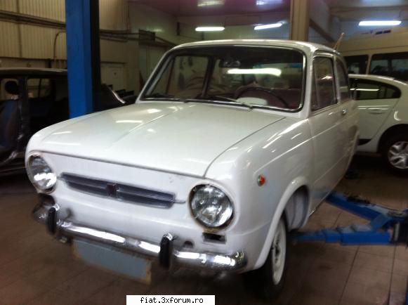 Frumuseti surprinse in trafic - Cristi7 - Classic corner