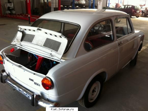 Frumuseti surprinse in trafic - Cristi7 - Classic corner