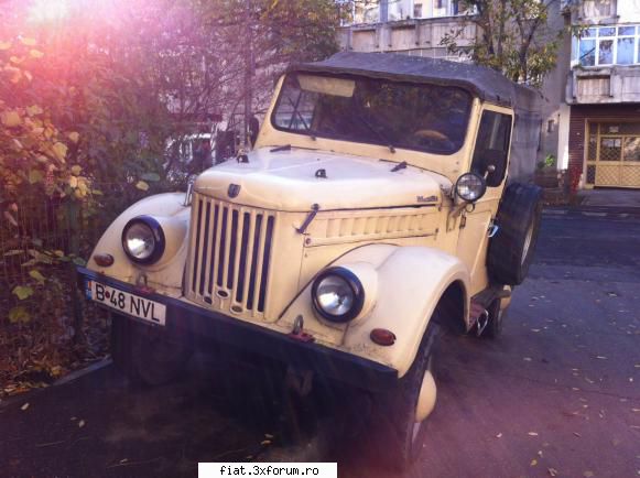 Frumuseti surprinse in trafic - Un bătr�nel posomorat - Classic corner