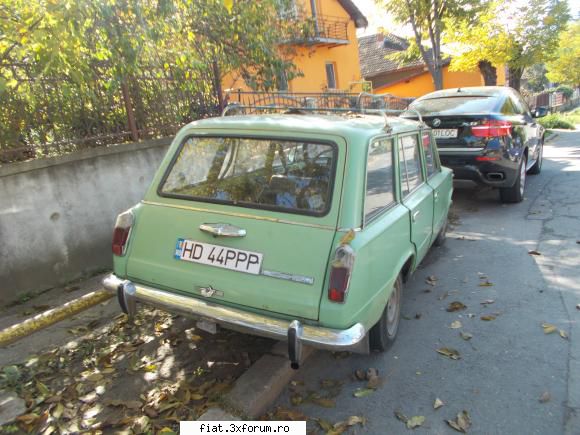 Frumuseti surprinse in trafic - Lada 1200 combi - Classic corner
