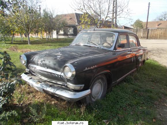 Frumuseti surprinse in trafic - una bucata Volga - Classic corner