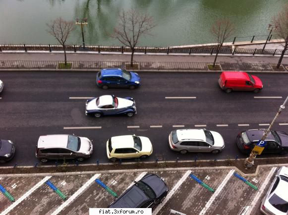 Frumuseti surprinse in trafic - O replica f reușită - Classic corner