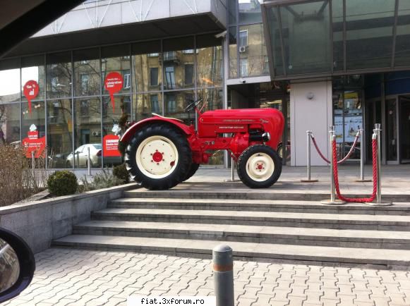 Frumuseti surprinse in trafic - Un tractoras simpatic Porsche - Classic corner