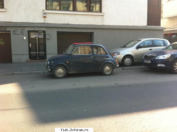 Frumuseti surprinse in trafic - Azi plimbandu-ma prin București am zarit un - Classic corner