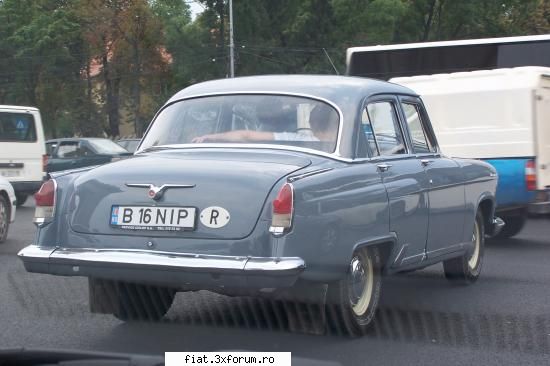 Frumuseti surprinse in trafic - Era in zona Arcul de triumf - Classic corner
