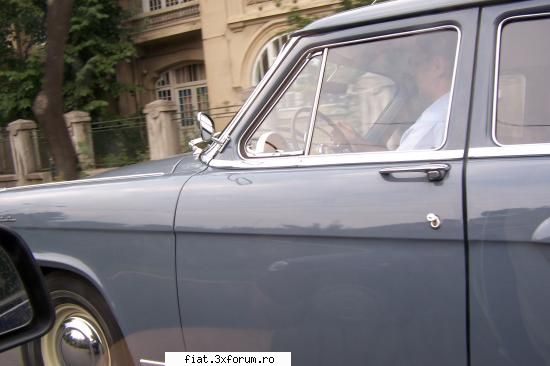 Frumuseti surprinse in trafic - Poate intra vreodata proprietarul pe forum sa ne - Classic corner