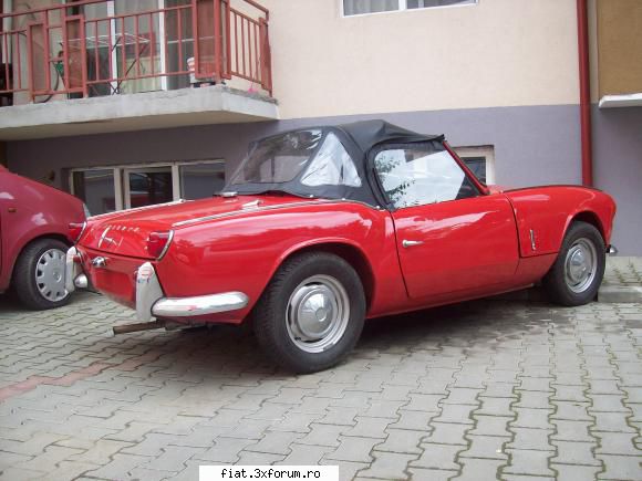 Frumuseti surprinse in trafic - Un Triumph Spitfire MK2 fotografiat in fata - Classic corner