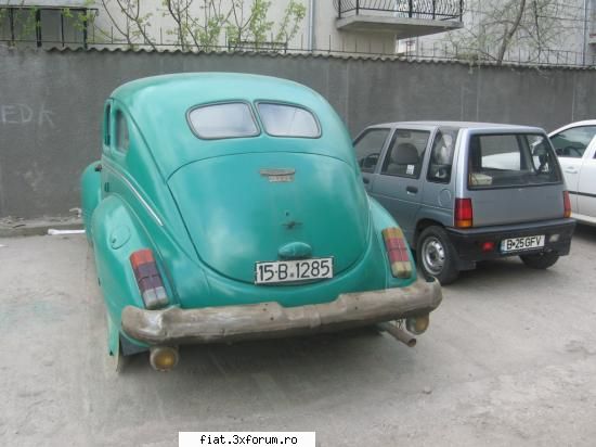 Frumuseti surprinse in trafic - pacat de stopuri...sunt oribile acestea de autobuz - Classic corner