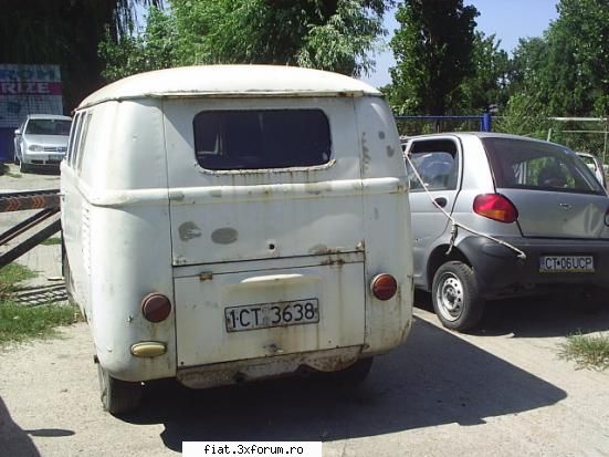 Frumuseti surprinse in trafic - Adrian - Classic corner