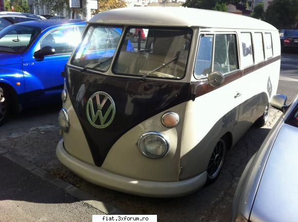 Frumuseti surprinse in trafic - Un bus Vw T1 cu nr de Cehia - Classic corner