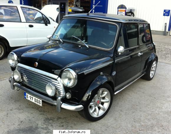 Frumuseti surprinse in trafic - Cristi7 - Classic corner