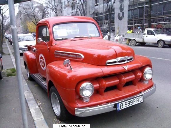 Frumuseti surprinse in trafic - Langa Cismigiu! - Classic corner