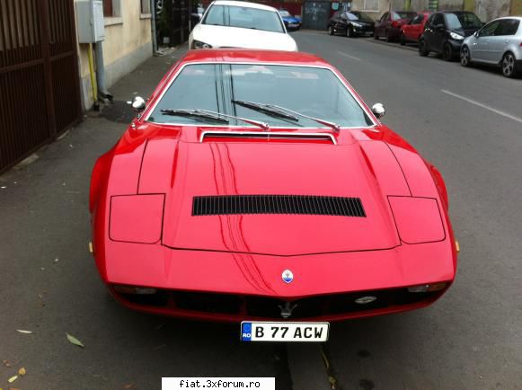 Frumuseti surprinse in trafic - Si o adevarata bijuterie ! - Classic corner