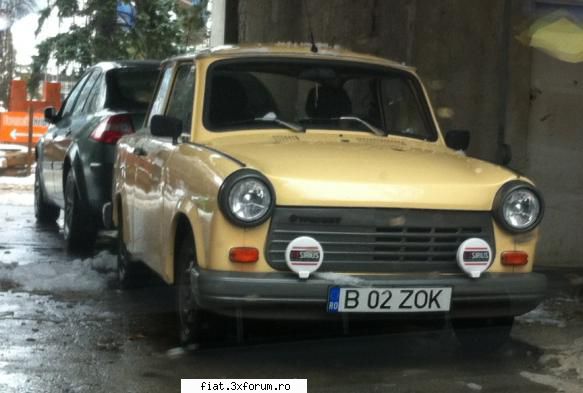 Frumuseti surprinse in trafic - Un super trabantel ! Din ultima serie - Classic corner