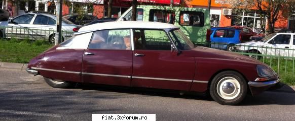Frumuseti surprinse in trafic - Un Citro�n 21 DS - Classic corner