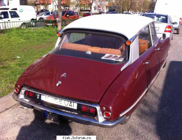 Frumuseti surprinse in trafic - Cristi7 - Classic corner