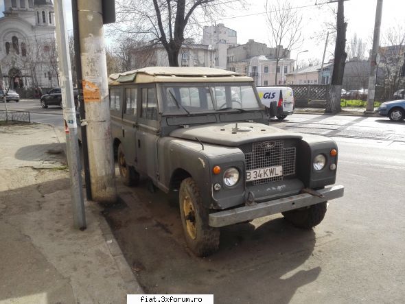 Frumuseti surprinse in trafic - Land Rover Defender - Classic corner