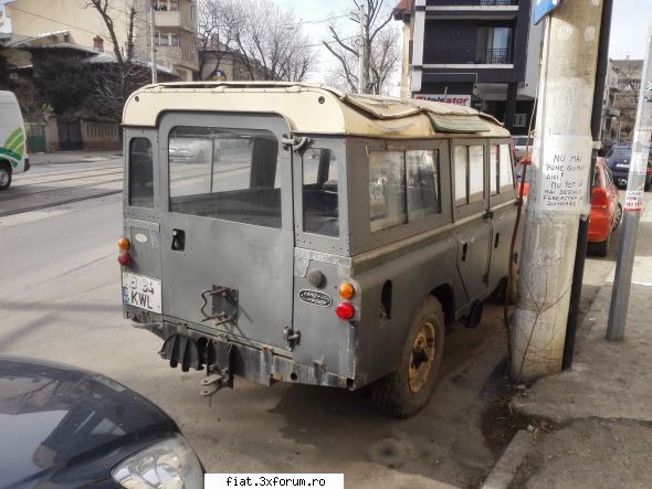 Frumuseti surprinse in trafic - Land Rover Defender - Classic corner