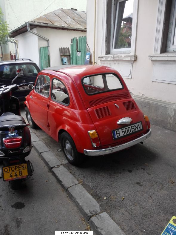 Frumuseti surprinse in trafic - cu trapa electrica :) - Classic corner