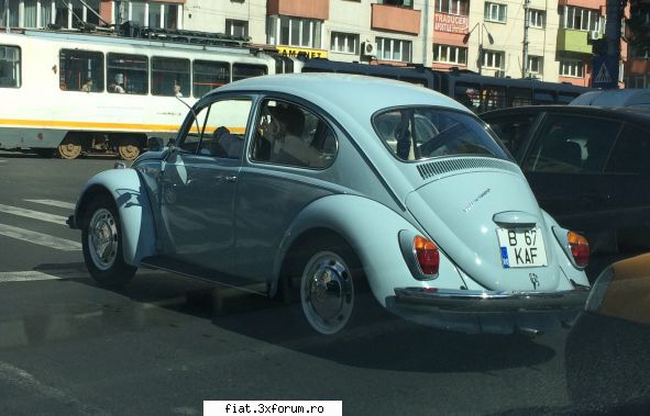 Frumuseti surprinse in trafic - Una bucata broscuța! - Classic corner