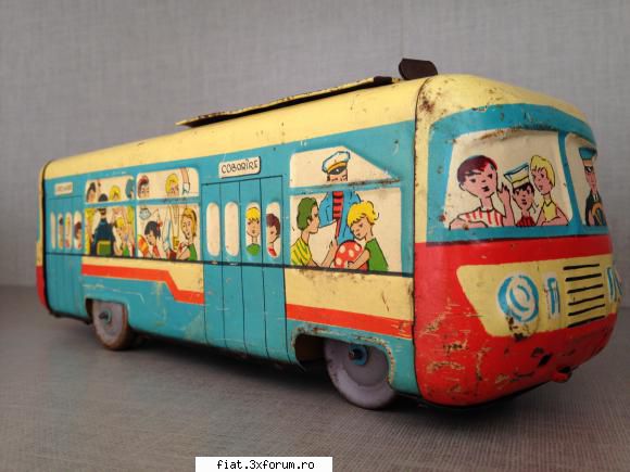 Jucarie autobuz romanesc din tabla de colectie. Schimb cu jucarie Tv. - Buna tuturor, Va ofer - Anunturi