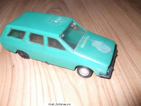 Jucarii Tabla sau Plastic (RO, DDR, USSR, Japonia, China) - am o DACIA 1300 break, o dau la - Classic corner