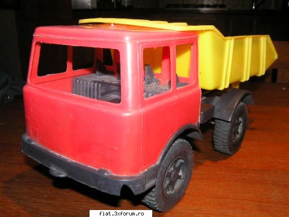 Jucarii Tabla sau Plastic (RO, DDR, USSR, Japonia, China) - camion Fiat, pret 100 lei - Classic corner