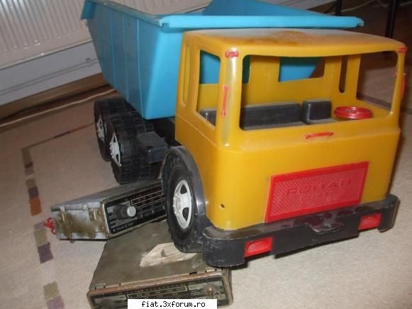 Jucarii Tabla sau Plastic (RO, DDR, USSR, Japonia, China) - camion ROMAN in stare impecabila - Classic corner