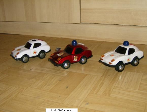 Jucarii Tabla sau Plastic (RO, DDR, USSR, Japonia, China) - MF 036 - Ambulance - motor cu - Classic corner