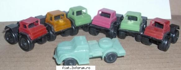 Jucarii Tabla sau Plastic (RO, DDR, USSR, Japonia, China) - De vanzare sau la schimb - Classic corner