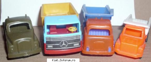 Jucarii Tabla sau Plastic (RO, DDR, USSR, Japonia, China) - De vanzare sau la schimb set de - Classic corner
