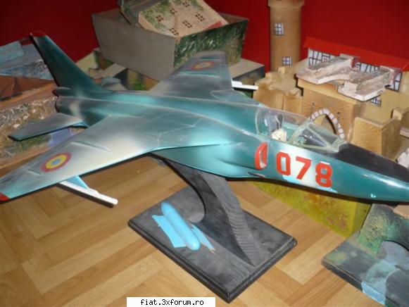 Jucarii Tabla sau Plastic (RO, DDR, USSR, Japonia, China) - mechete de avion ( lemn) - Classic corner