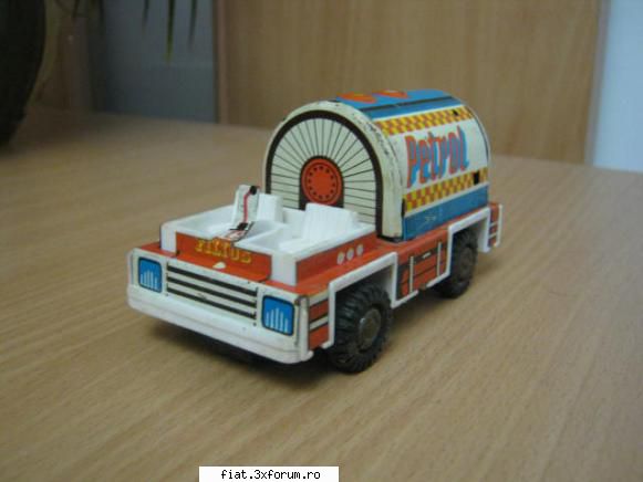 Jucarii Tabla sau Plastic (RO, DDR, USSR, Japonia, China) - cisterna "petrol" - ron - Classic corner