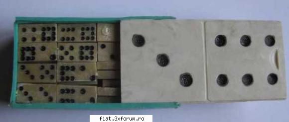 Jucarii Tabla sau Plastic (RO, DDR, USSR, Japonia, China) - Mini joc de domino. Pret: 55 lei - Classic corner