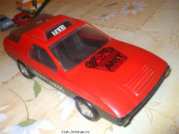 Jucarii Tabla sau Plastic (RO, DDR, USSR, Japonia, China) - si ultima achizitie , un TAXI - Classic corner