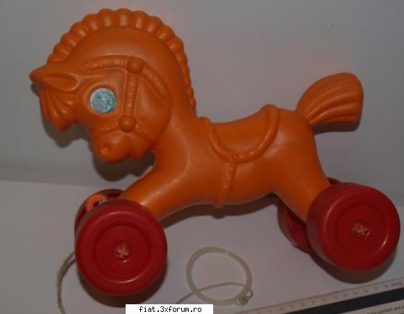 Jucarii Tabla sau Plastic (RO, DDR, USSR, Japonia, China) - vand celebrul calut comunist :D - Classic corner
