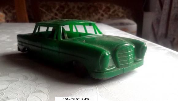 Jucarii Tabla sau Plastic (RO, DDR, USSR, Japonia, China) - Mercedes Benz "bot de cangur" - Classic corner