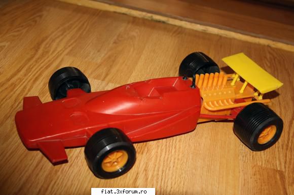 Jucarii Tabla sau Plastic (RO, DDR, USSR, Japonia, China) - masinuta veche 70 ron - Classic corner
