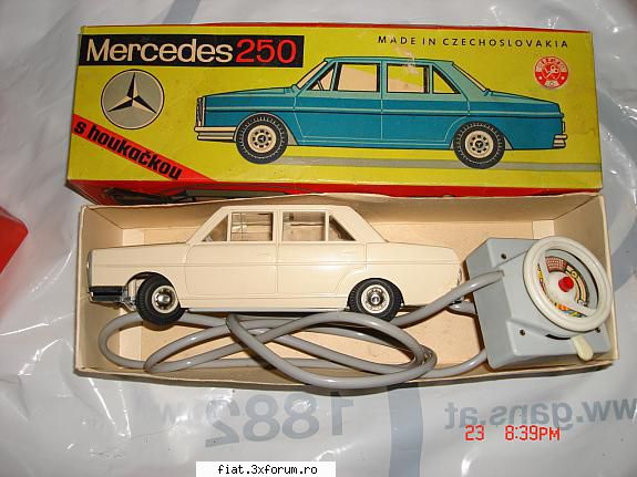 Jucarii Tabla sau Plastic (RO, DDR, USSR, Japonia, China) - Mercedes 250 nou in cutie. 500 - Classic corner