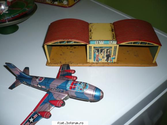 Jucarii Tabla sau Plastic (RO, DDR, USSR, Japonia, China) - avion japan hangar germania de - Classic corner