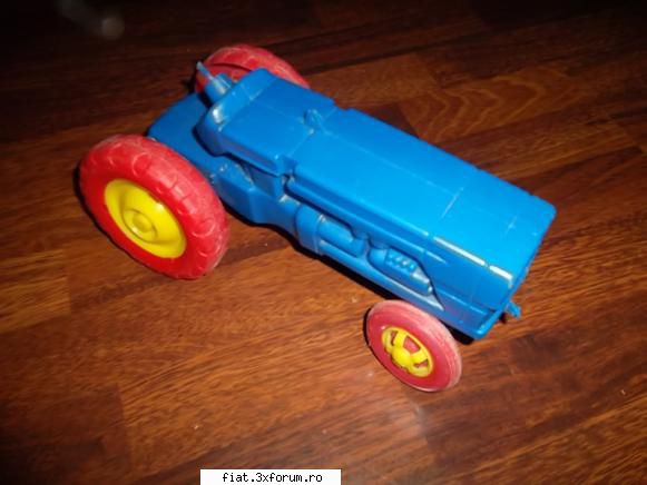 Jucarii Tabla sau Plastic (RO, DDR, USSR, Japonia, China) - Tractor PLASTOR ORADEA pret - Classic corner