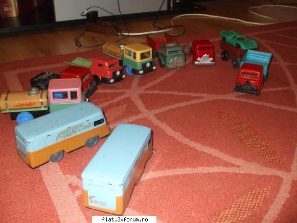 Jucarii Tabla sau Plastic (RO, DDR, USSR, Japonia, China) - Mi-a dat foc Sir Remus si tre sa - Classic corner