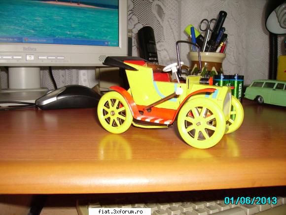 Jucarii Tabla sau Plastic (RO, DDR, USSR, Japonia, China) - un oldtimer,nu scrie nimic pe - Classic corner