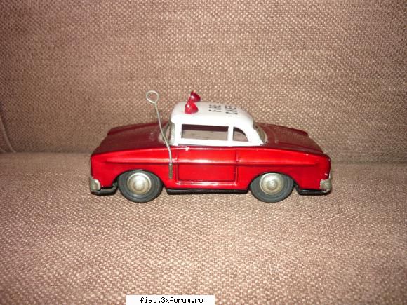Jucarii Tabla sau Plastic (RO, DDR, USSR, Japonia, China) - poza 2 este o masina de politie - Classic corner