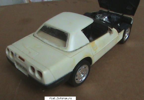 Jucarii Tabla sau Plastic (RO, DDR, USSR, Japonia, China) - capota se deschide - Classic corner