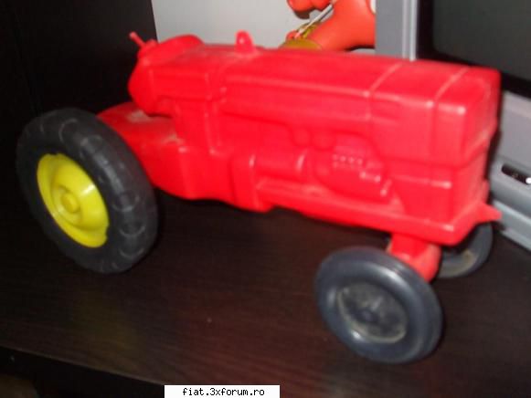 Jucarii Tabla sau Plastic (RO, DDR, USSR, Japonia, China) - tractor - 30 lei - Classic corner